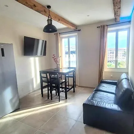 Renovated T3 Le Port De شقة